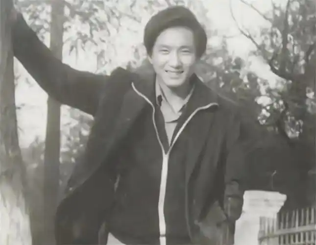 回顾演员姚刚年过半百无儿无女52岁婚姻成困扰还没成家就老了