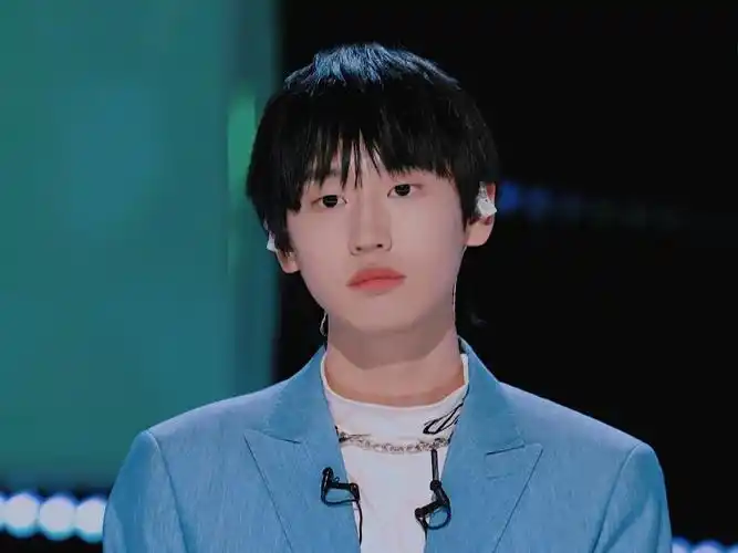 有觉得创的刘彰其实挺帅的吗,不是寻常审美那种