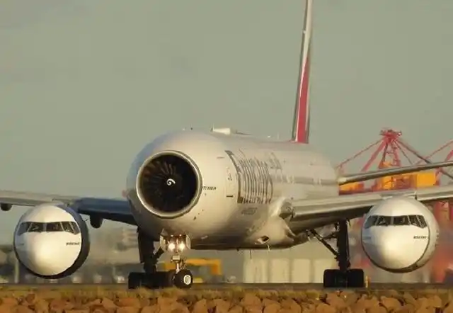 "ps"号对~!这张是ps的,不过真实奇葩的飞机也不少,让人脑洞大开.