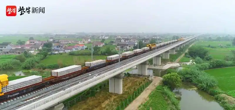 连镇高铁淮镇段启动热滑试验