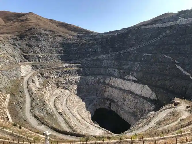 阿勒泰之行——可可托海"三号矿坑"