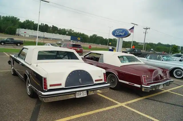 1982年林肯大陆mark vi设计师系列豪华轿车