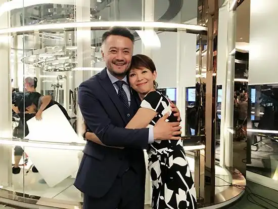 曹卫宇新剧杀青 胡子大叔变温馨暖男