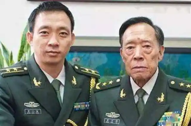 董三榕的成长离不开父亲的教导,也离不开自身的努力.