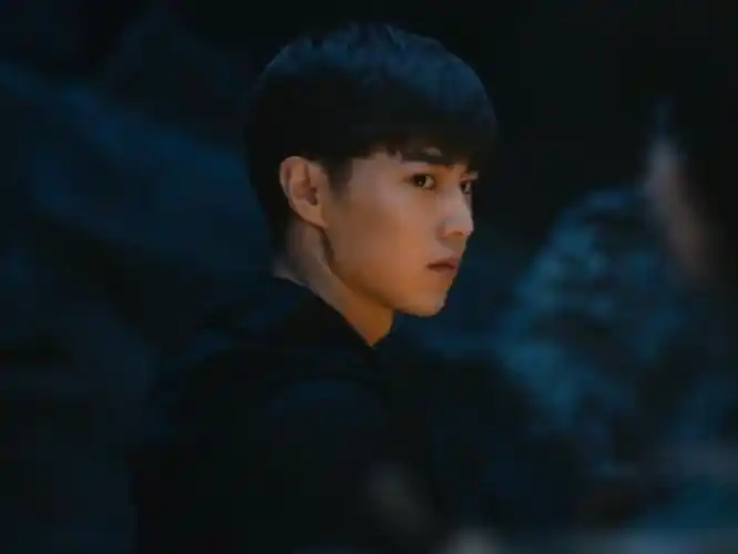 演过"张起灵"的男演员,赵东泽气质不过关,杨洋成毅帅到观众