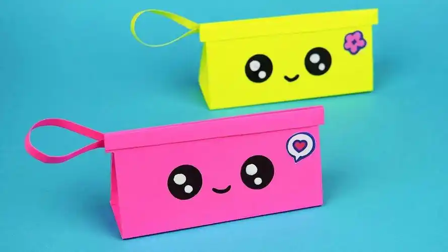 今天我们来制作一个折纸手提包!