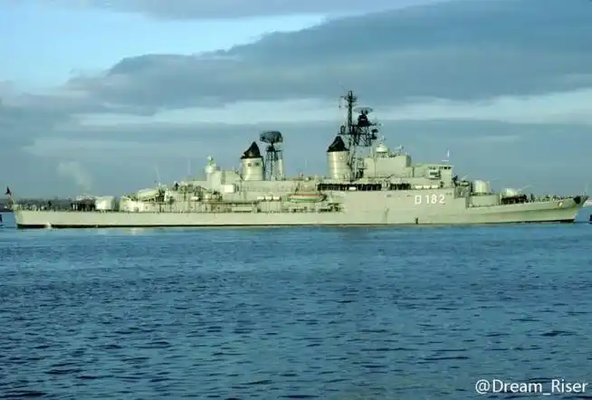 德国海军战后唯一自主建造的 a target="_blank" href="/item/驱逐舰