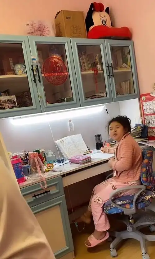 李欣蕊2岁得肾病综合征却意外因长相爆火如今她怎么样了