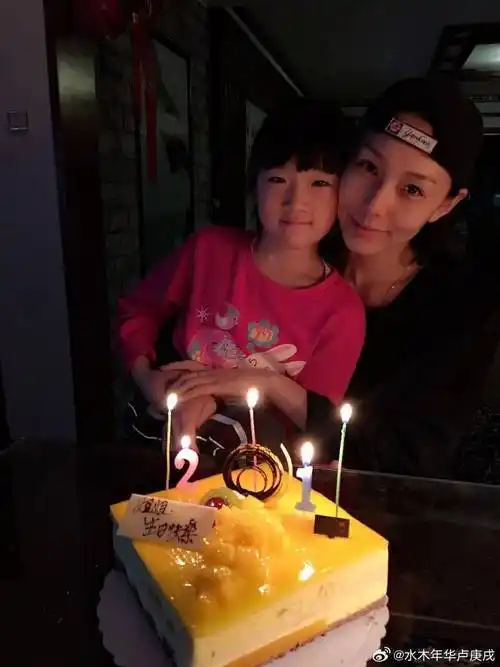 他女儿竟然出道了!