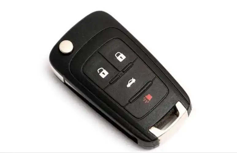 车钥匙4个隐藏性能, 有人开了20年车都不知道, 第4个能"保命"