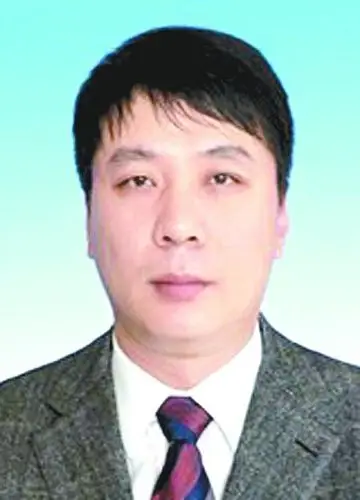 29岁代县长身世扑朔迷离 三年四升简历成机密