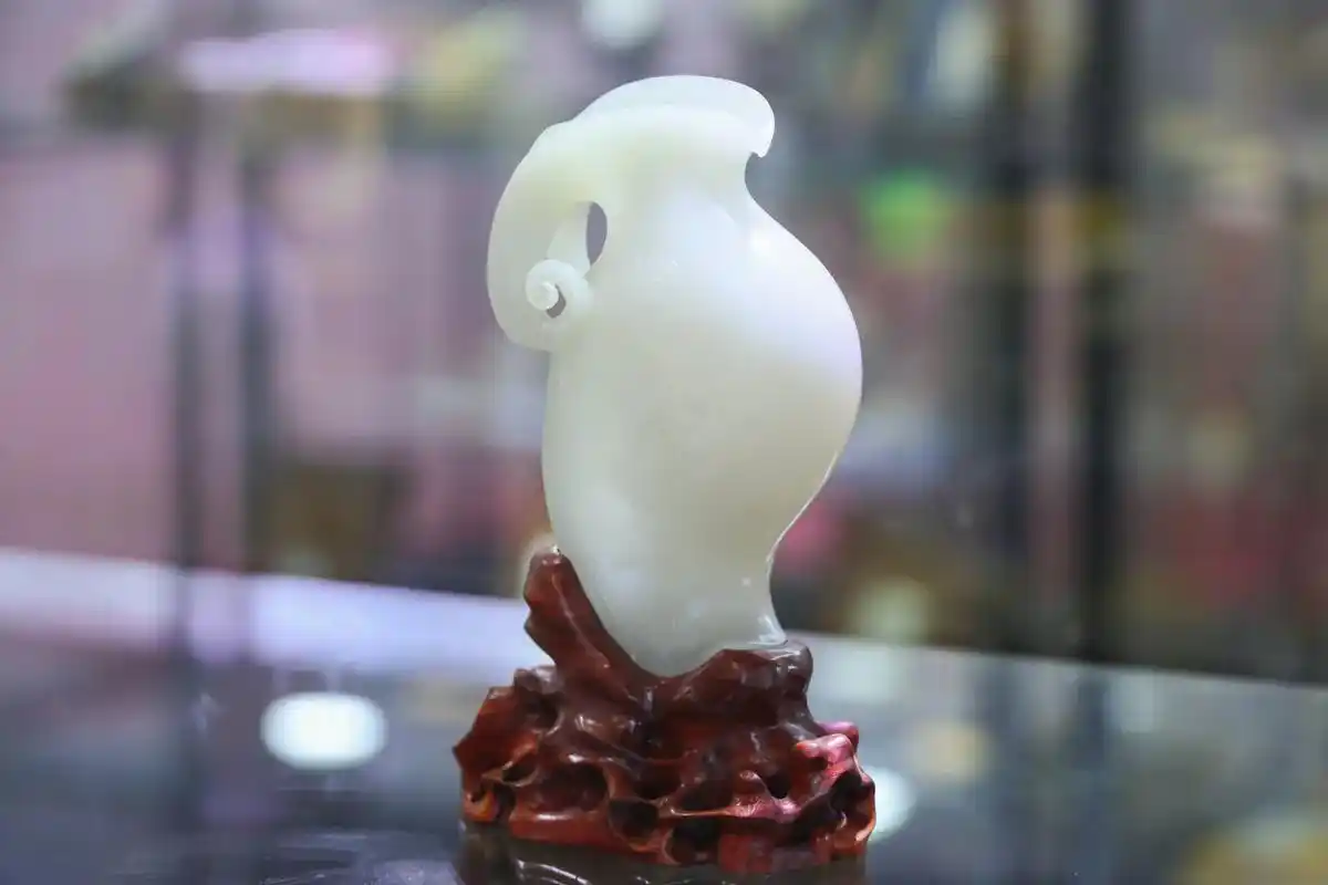 苏州市玉石雕刻"陆子冈杯"精品展作品选(3) - 抖音