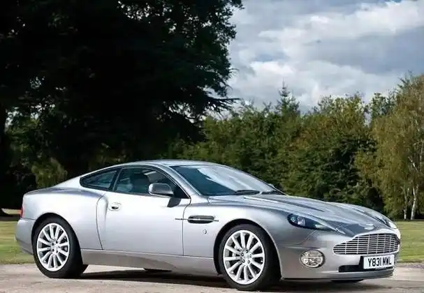 世界豪车排名前二十名车(有你喜欢的座驾上榜吗?)-睿尔网