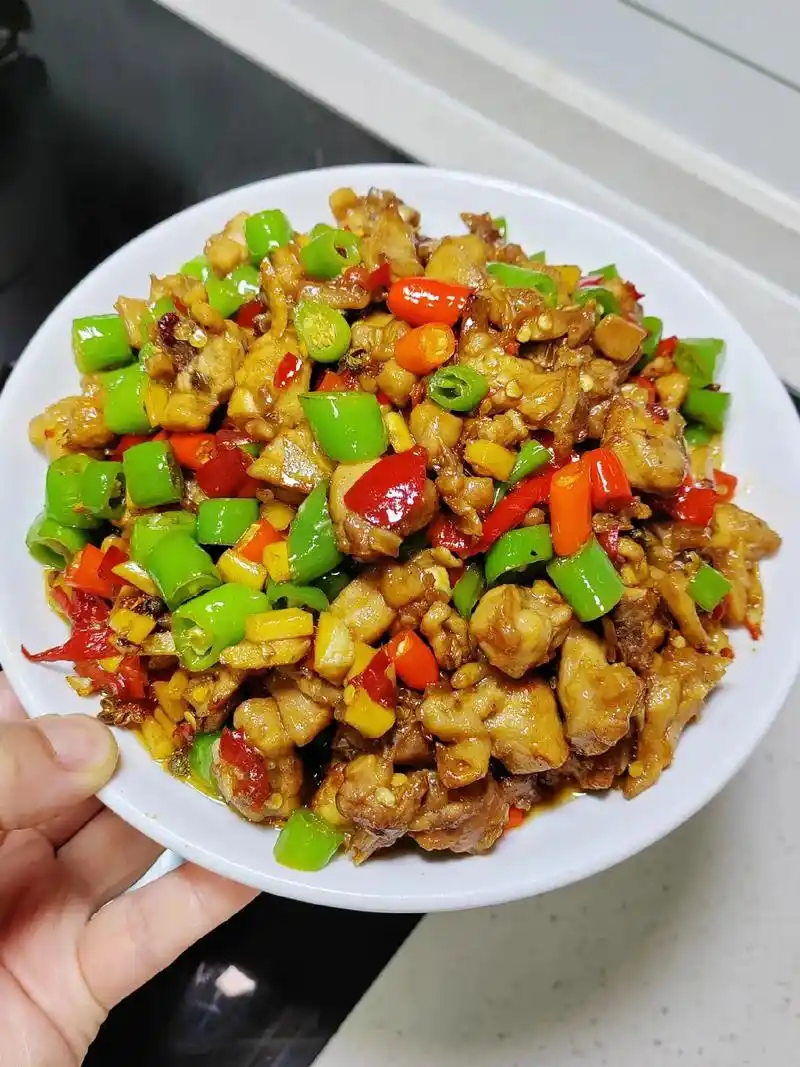 这样做的兔肉麻辣鲜香嫩,下酒又下 - 抖音