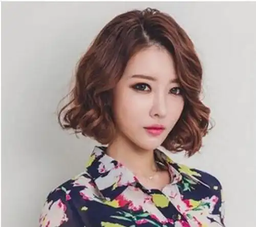 蓬松波波头短发卷发发型图片(3)_波波头_西子美发网