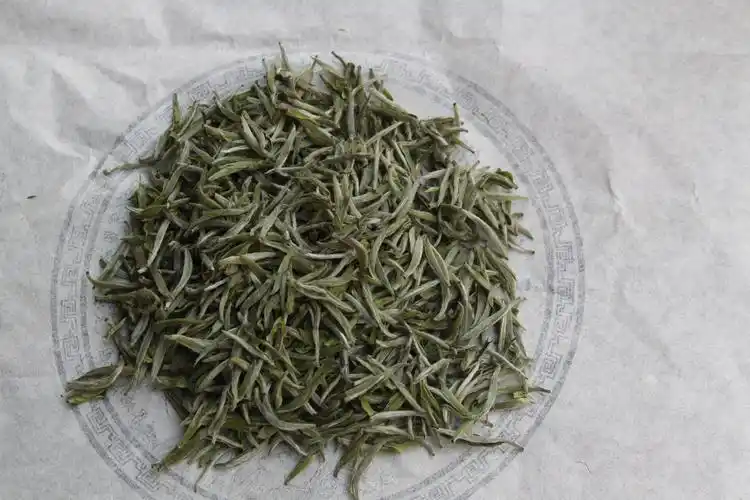 福鼎白茶,陈年白毫银针,明前老白茶,老枞白茶2