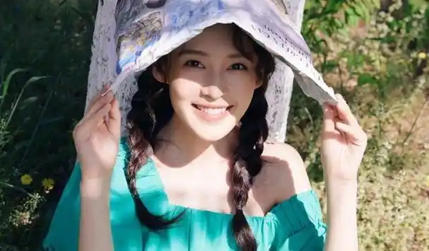 事实证明,被国家"秘密培养"9年的李沁,早已走上另一条道路!