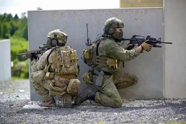 法国海军陆战队突击队 也许这只部队你没有怎么听说过,但是索马里海盗