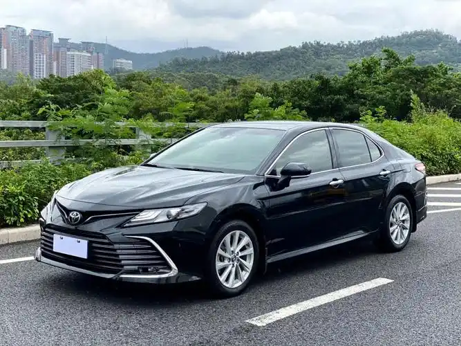 内饰还一股新车味道,准新车二手价#丰田  #2021款凯美瑞  #凯美瑞