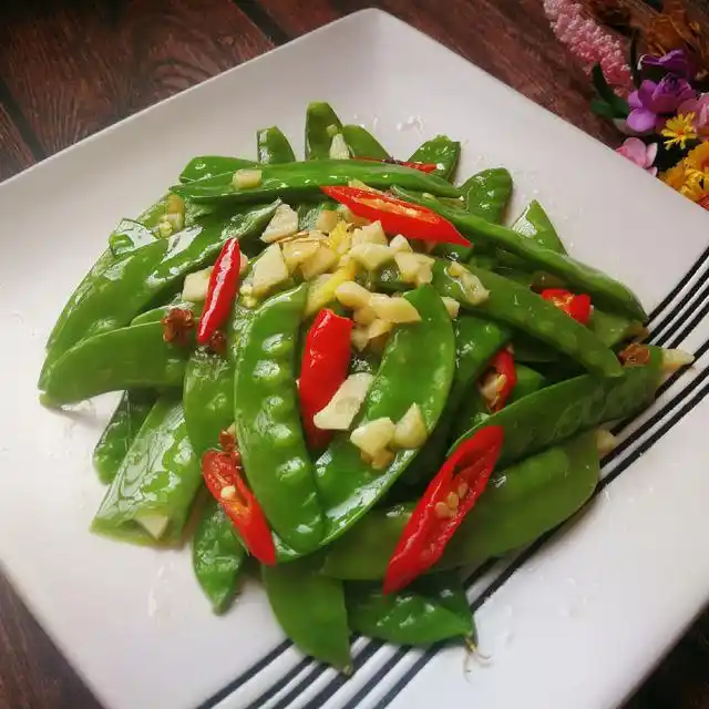 蒜蓉荷兰豆的做法_蒜蓉荷兰豆怎么做_一溪月的菜谱_美食天下