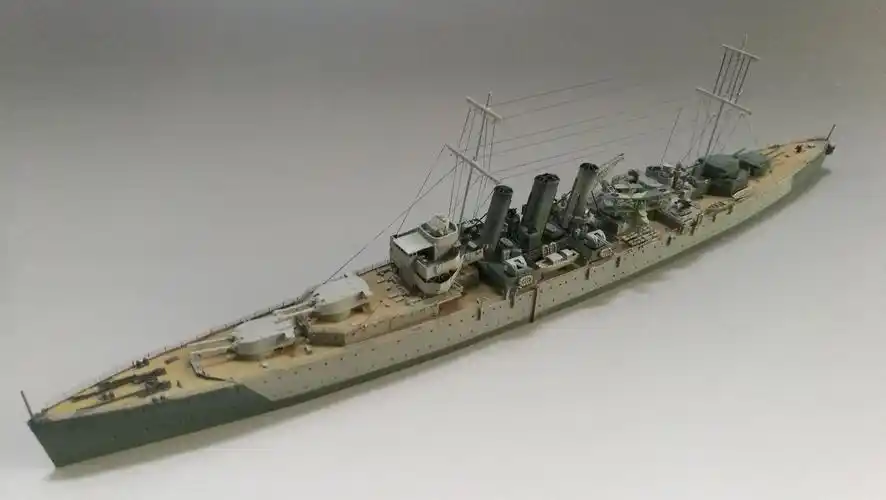 作为海军假日时代皇家海军战舰巡游的经典名片,郡级重巡洋舰可以说是
