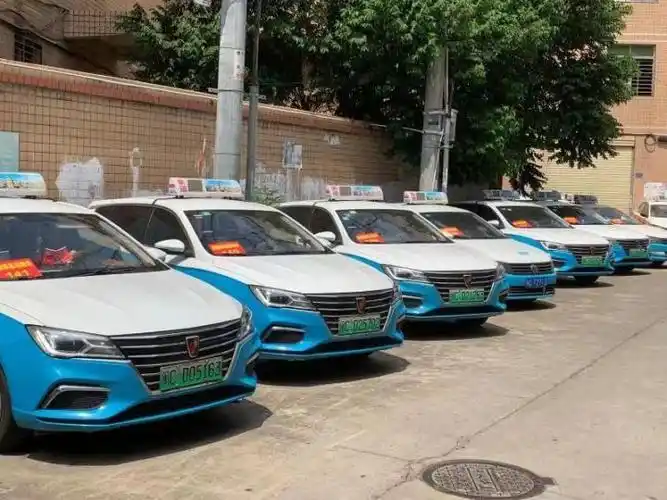 泉州市核酸检测样本转运小组出租车"抗疫志愿车队"(省交通厅供图)