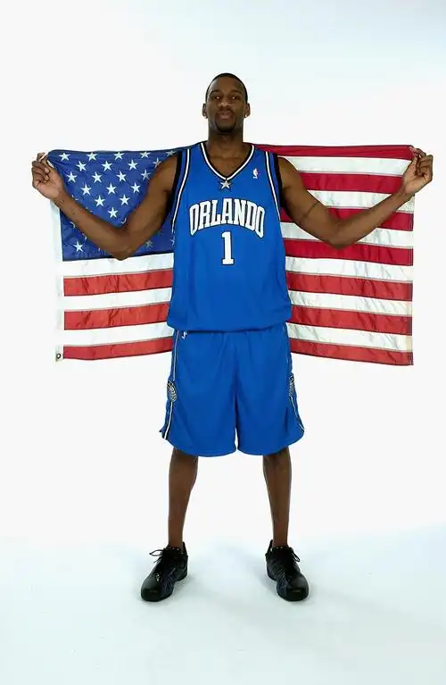 老照片回顾:魔术时期的麦迪.销魂的小腿,飘逸的球风,那一抹蓝