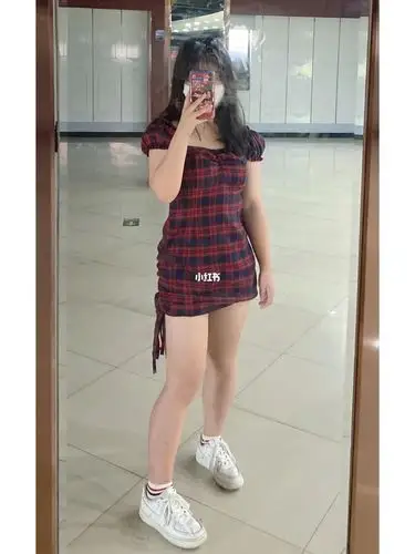 身高153体重110胖胖女孩小裙子穿搭