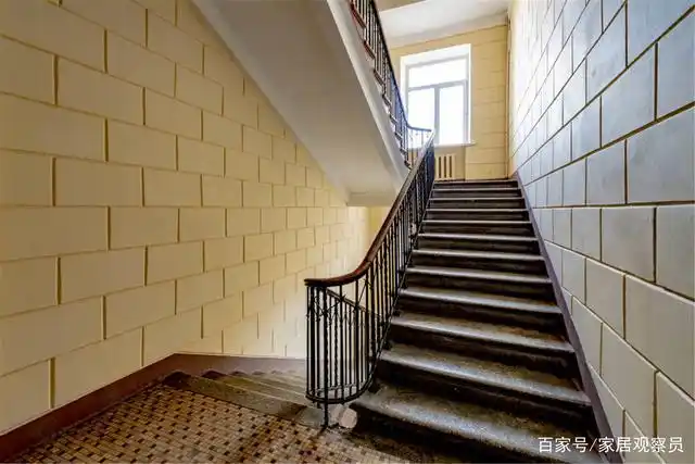 楼梯墙砖怎么贴才好看