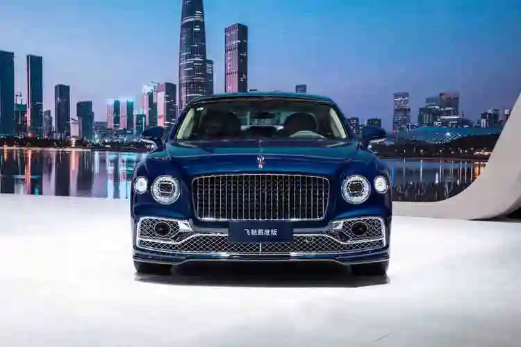 宾利汽车携非凡产品阵容亮相2024粤港澳大湾区车展
