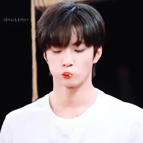 发出可爱攻击    #刘耀文#,#青年演员刘耀文