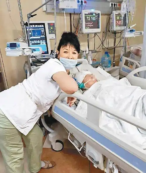 美女护士手术期间来段自拍举内脏微笑引起了热议和众怒