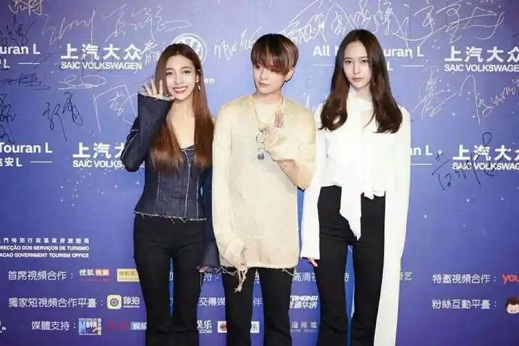 f(x) krystal郑秀晶 luna朴善怜 amber刘逸云 4walls me u 爱人不多说