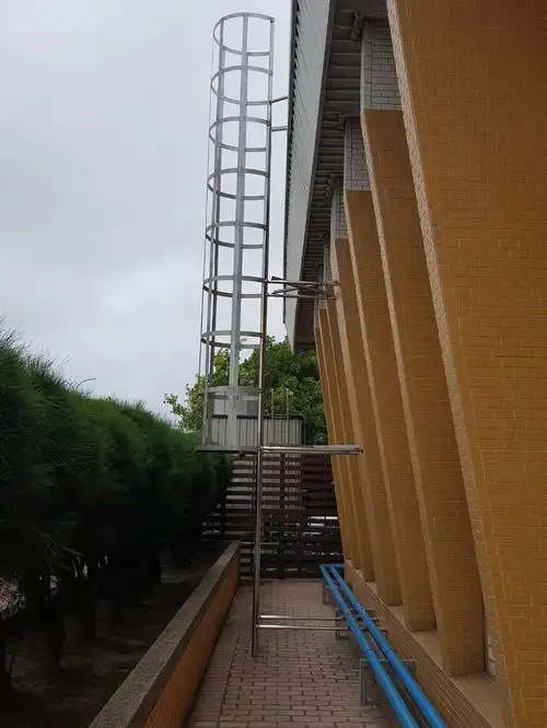 不锈钢爬梯,白铁爬梯