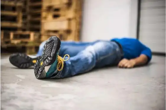 微普法男子上岗2小时猝死被认定为工伤家属获赔95万余元