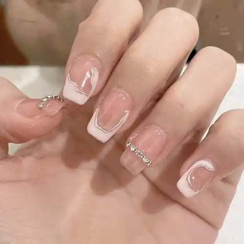 白色系气质美甲