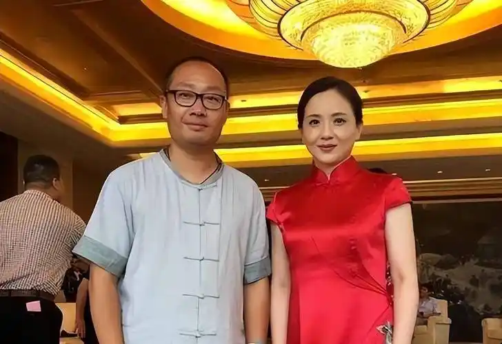 陶慧敏美了一辈子,入行以来从不接吻戏,嫁给初恋恩爱至今_王设忠_小