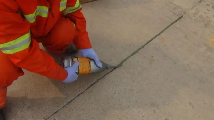 道路路面裂缝修补胶,沥青混凝土灌封胶,伸缩缝灌缝胶