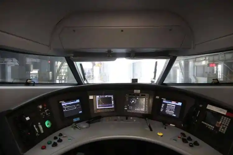 驾驶室一等座二等座餐吧车及洗手台-座位牌充电插座随着cr300af型复兴