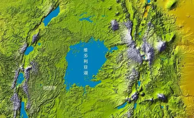 坦噶尼喀湖周边有四个国家:坦桑尼亚,赞比亚,刚果金,布隆迪,湖中的