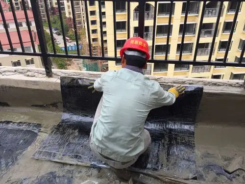 阳台高分子自粘防水卷材施工