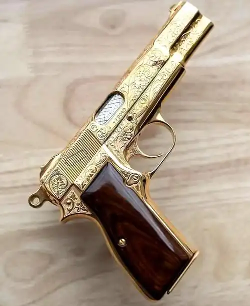 枪械欣赏系列土豪金的枪械长啥样咱也开开眼