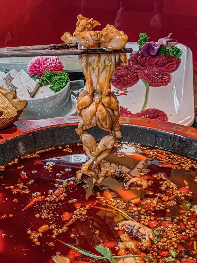 正宗老字号重庆老火锅在深圳光明就可以冲啦.