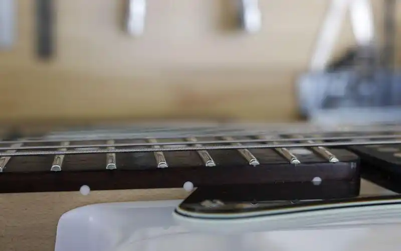 电吉他琴颈仰角的调节方式(第四期)