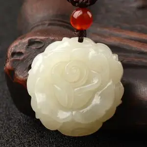 玉石吊坠女款送女友图片