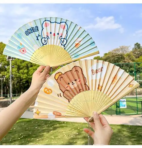 手摇扇可爱卡通小扇子少女心学生可折叠手摇小竹扇夏季女孩便携折扇