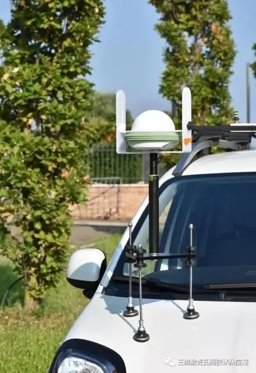 在扫描仪顶部以及车辆前部安置特定的标靶系统,配合rtk直接为扫描仪和