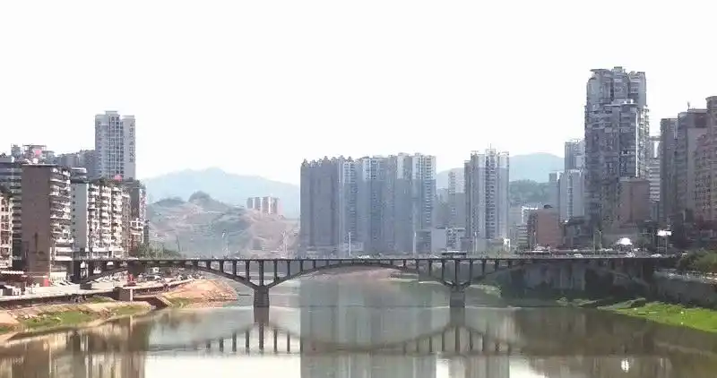 在此之前州河上是没有大桥的.