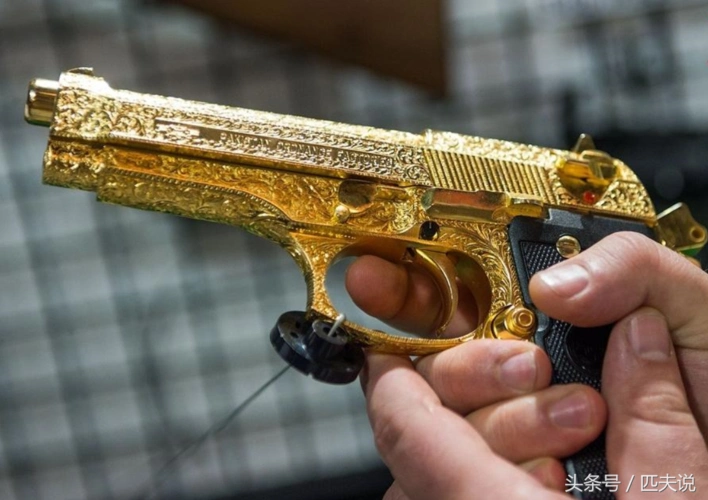土豪专用!那些防务展上亮相的贵气逼人的武器
