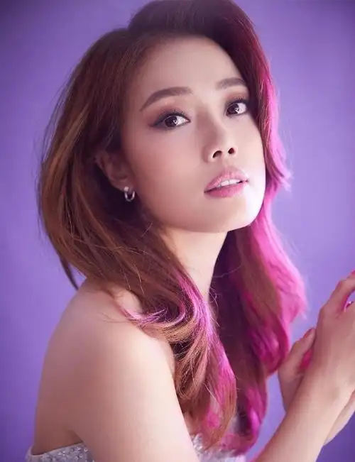 容祖儿,生于1980年的香港,拥有独特魅力的华语流行"天后"